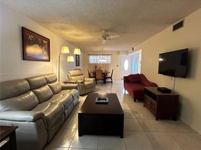 8901 E Hollybrook Blvd 306, Pembroke Pines FL 33025
