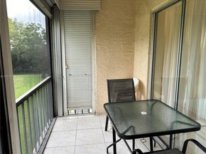 8901 E Hollybrook Blvd 306, Pembroke Pines FL 33025
