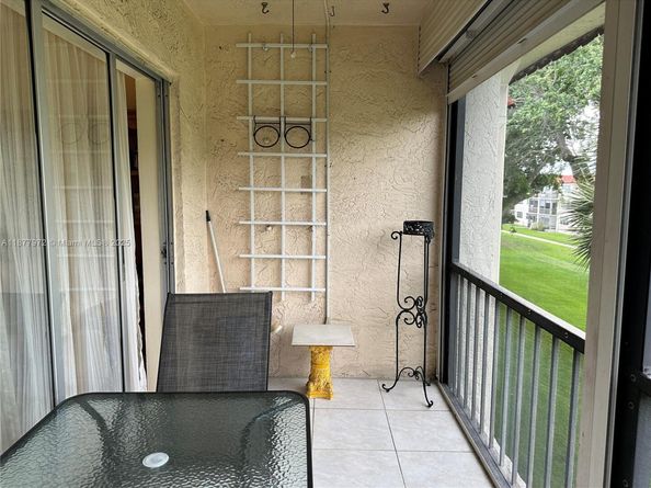 8901 E Hollybrook Blvd 306, Pembroke Pines FL 33025