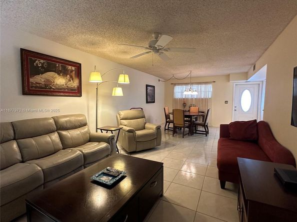 8901 E Hollybrook Blvd 306, Pembroke Pines FL 33025