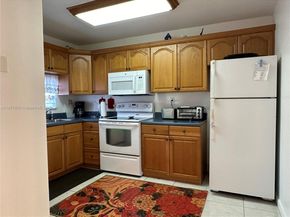 8901 E Hollybrook Blvd 306, Pembroke Pines FL 33025