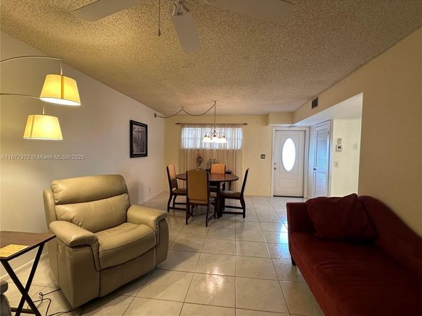 8901 E Hollybrook Blvd 306, Pembroke Pines FL 33025