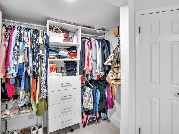 9239 NW 9th Pl C1L, Plantation FL 33324