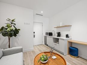 Undisclosed Address #A11945562, Miami FL 33130