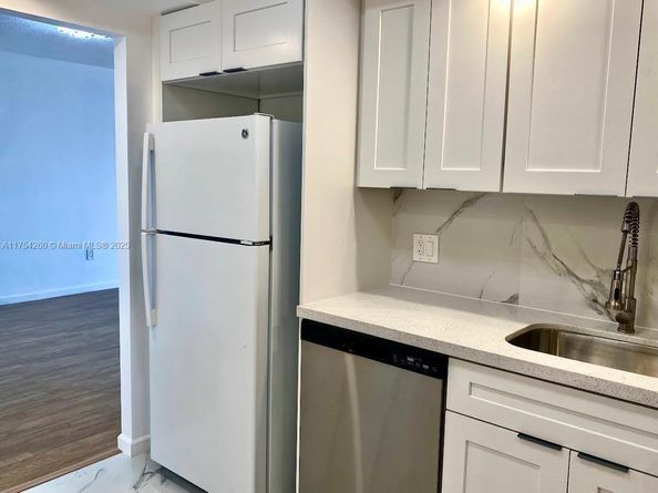 1985 S Ocean Dr 22A, Hallandale Beach FL 33009