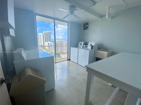 1985 S Ocean Dr 22A, Hallandale Beach FL 33009