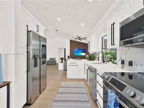 8525 NW 49th Dr, Coral Springs FL 33067