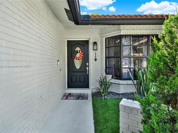 8525 NW 49th Dr, Coral Springs FL 33067