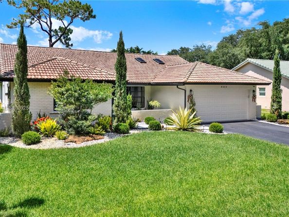 8525 NW 49th Dr, Coral Springs FL 33067