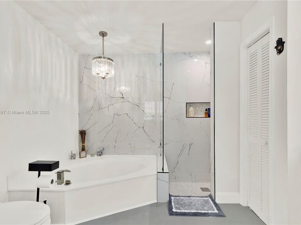 8525 NW 49th Dr, Coral Springs FL 33067