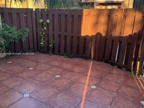 201 W Park Dr 2032, Miami FL 33172