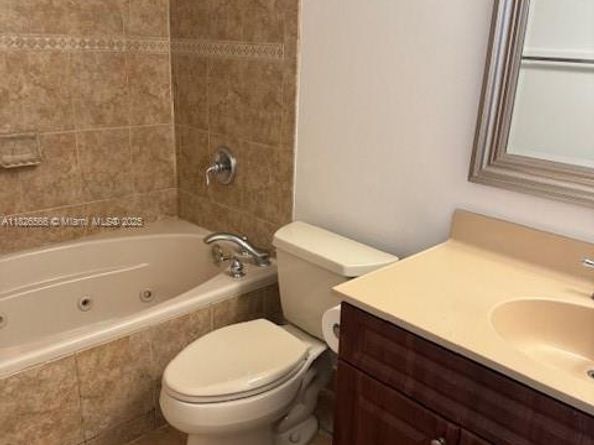 201 W Park Dr 2032, Miami FL 33172