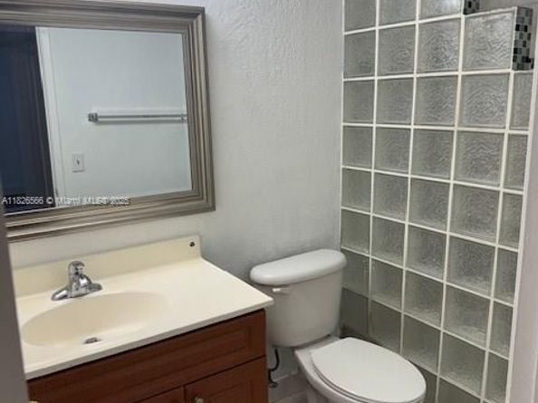 201 W Park Dr 2032, Miami FL 33172