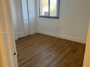 201 W Park Dr 2032, Miami FL 33172