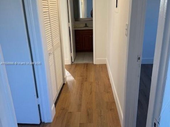 201 W Park Dr 2032, Miami FL 33172