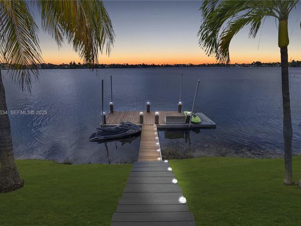 13940 SW 127th Ct, Miami FL 33186