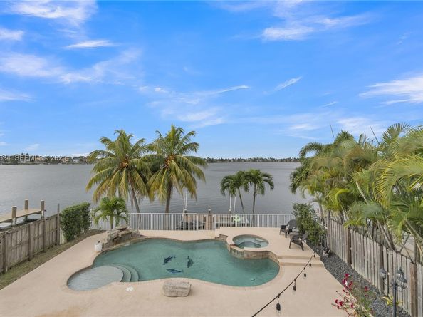 13940 SW 127th Ct, Miami FL 33186