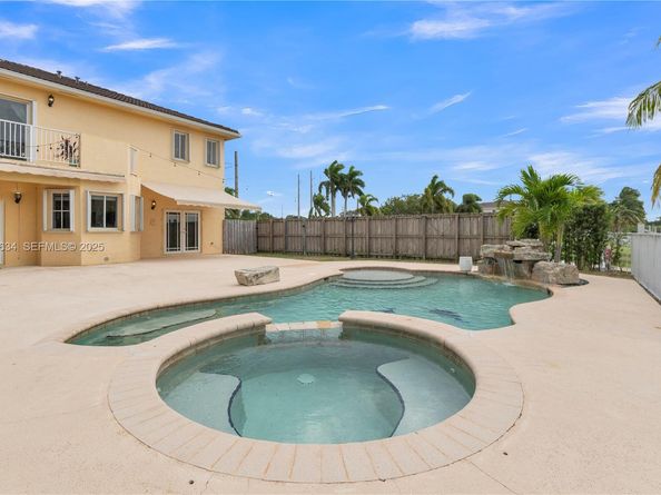 13940 SW 127th Ct, Miami FL 33186