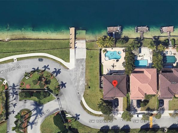 13940 SW 127th Ct, Miami FL 33186