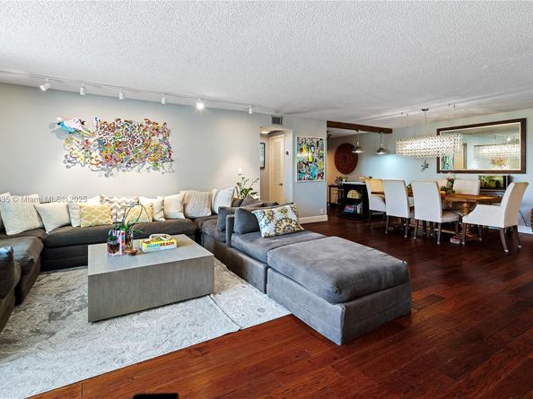 1111 Crandon Blvd C205, Key Biscayne FL 33149