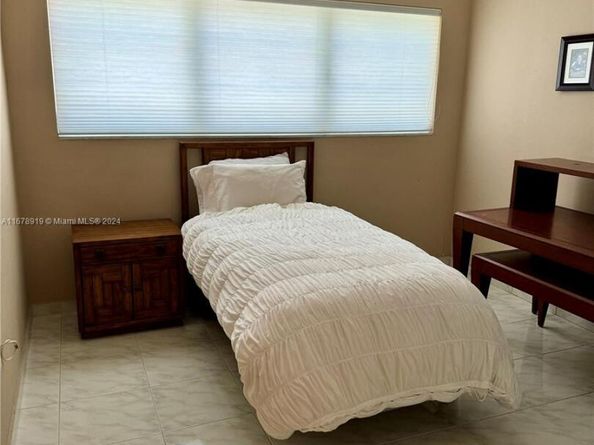 3440 NE 170th St, North Miami Beach FL 33160