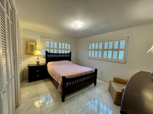 3440 NE 170th St, North Miami Beach FL 33160