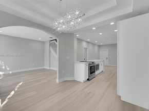 884 NW 170th Ter, Pembroke Pines FL 33028