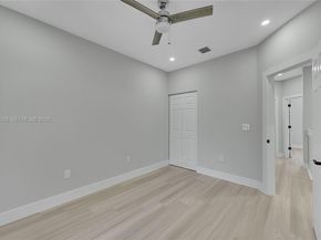 884 NW 170th Ter, Pembroke Pines FL 33028