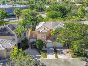 884 NW 170th Ter, Pembroke Pines FL 33028