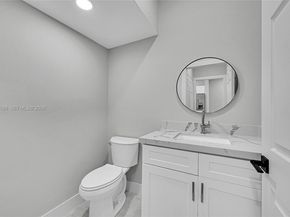 884 NW 170th Ter, Pembroke Pines FL 33028