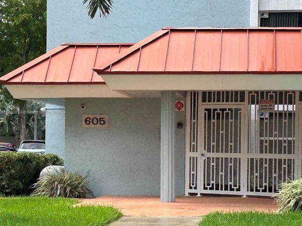 605 S Pine Island Rd 404A, Plantation FL 33324