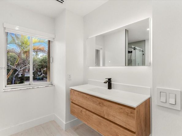 10923 SW 75th Ter, Miami FL 33173