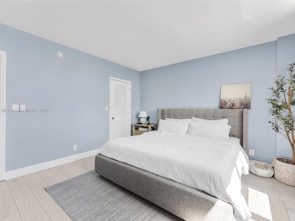 401 69th St 1606, Miami Beach FL 33141