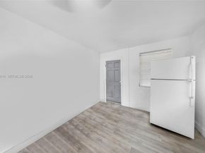 943 SW 9th Ave, Miami FL 33130