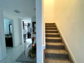 2957 NW 45th St, Miami FL 33142