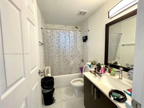 2957 NW 45th St, Miami FL 33142