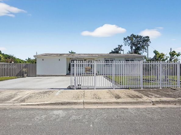 22301 SW 117th Pl, Miami FL 33170