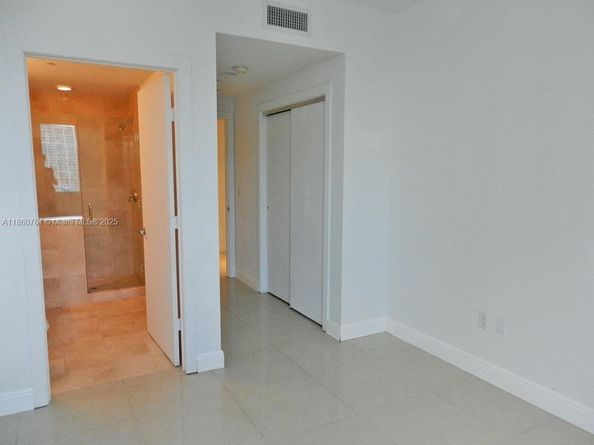 1050 Brickell Ave 2620, Miami FL 33131