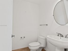 1050 Brickell Ave 2620, Miami FL 33131