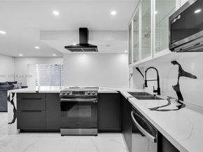 3800 Hillcrest Dr 203, Hollywood FL 33021