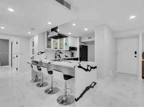 3800 Hillcrest Dr 203, Hollywood FL 33021