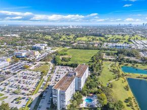 3800 Hillcrest Dr 203, Hollywood FL 33021