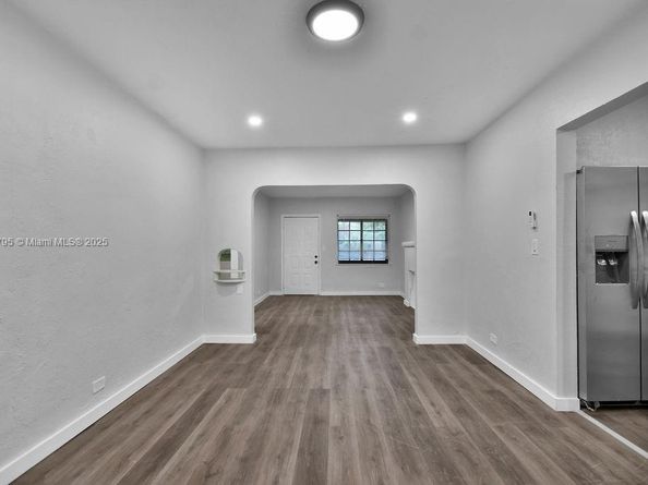 547 NW 49th St, Miami FL 33127