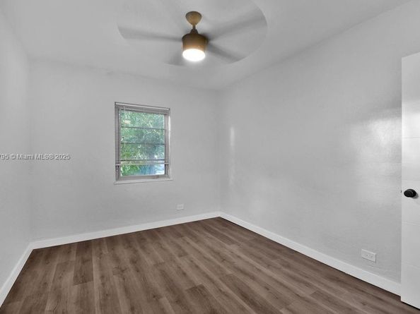 547 NW 49th St, Miami FL 33127