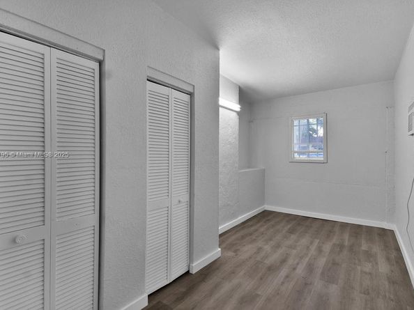 547 NW 49th St, Miami FL 33127