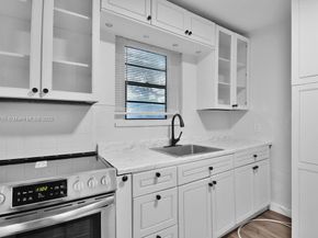 547 NW 49th St, Miami FL 33127