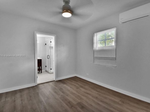 547 NW 49th St, Miami FL 33127