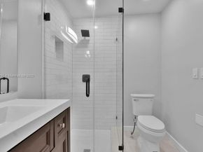 547 NW 49th St, Miami FL 33127