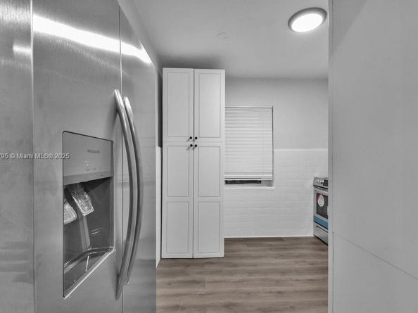 547 NW 49th St, Miami FL 33127