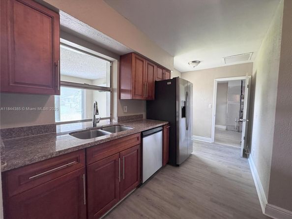 601 NW 65th Ave, Margate FL 33063